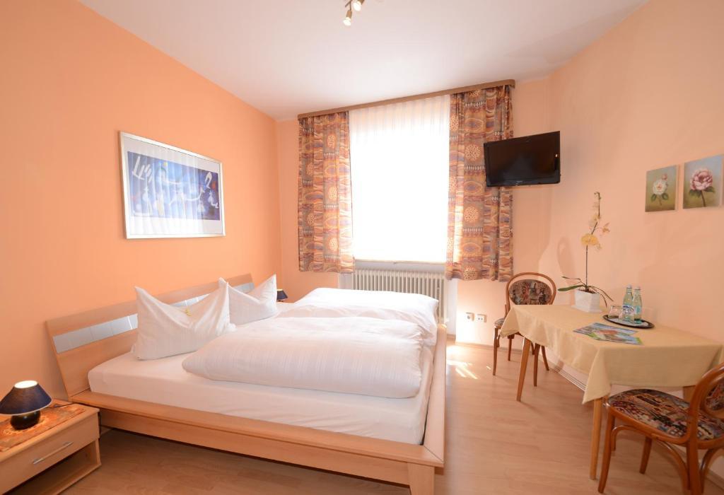 Gasthof zur Post Vohenstrauss Zimmer foto
