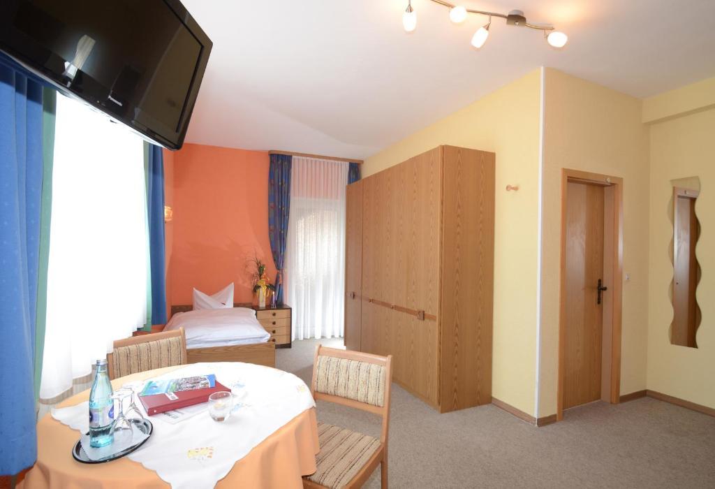 Gasthof zur Post Vohenstrauss Zimmer foto